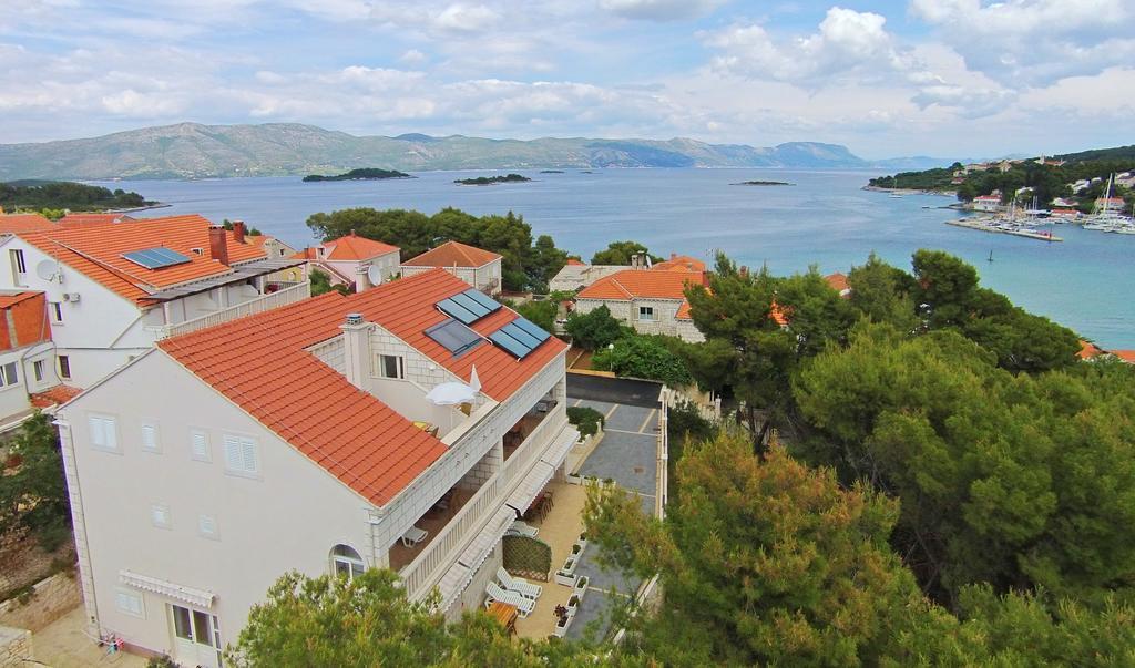 Apartments Villa Maris Lumbarda Eksteriør bilde